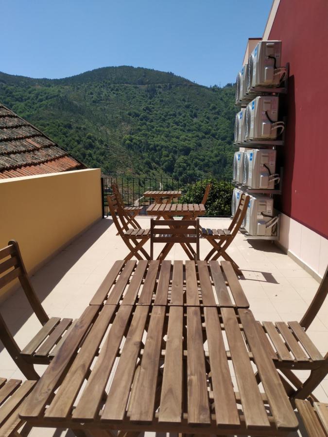 Ostello Entresocalcos Loriga Esterno foto